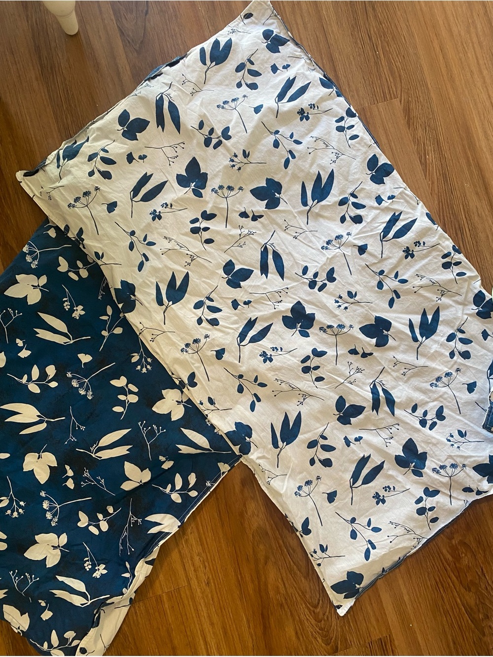 ED Ellen DeGeneres Cyanotype Floral Reversible Pillowcase Set